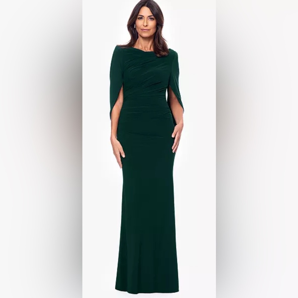Betsy & Adam
Plus Size Ruched Gown Color: Forest Size 16w